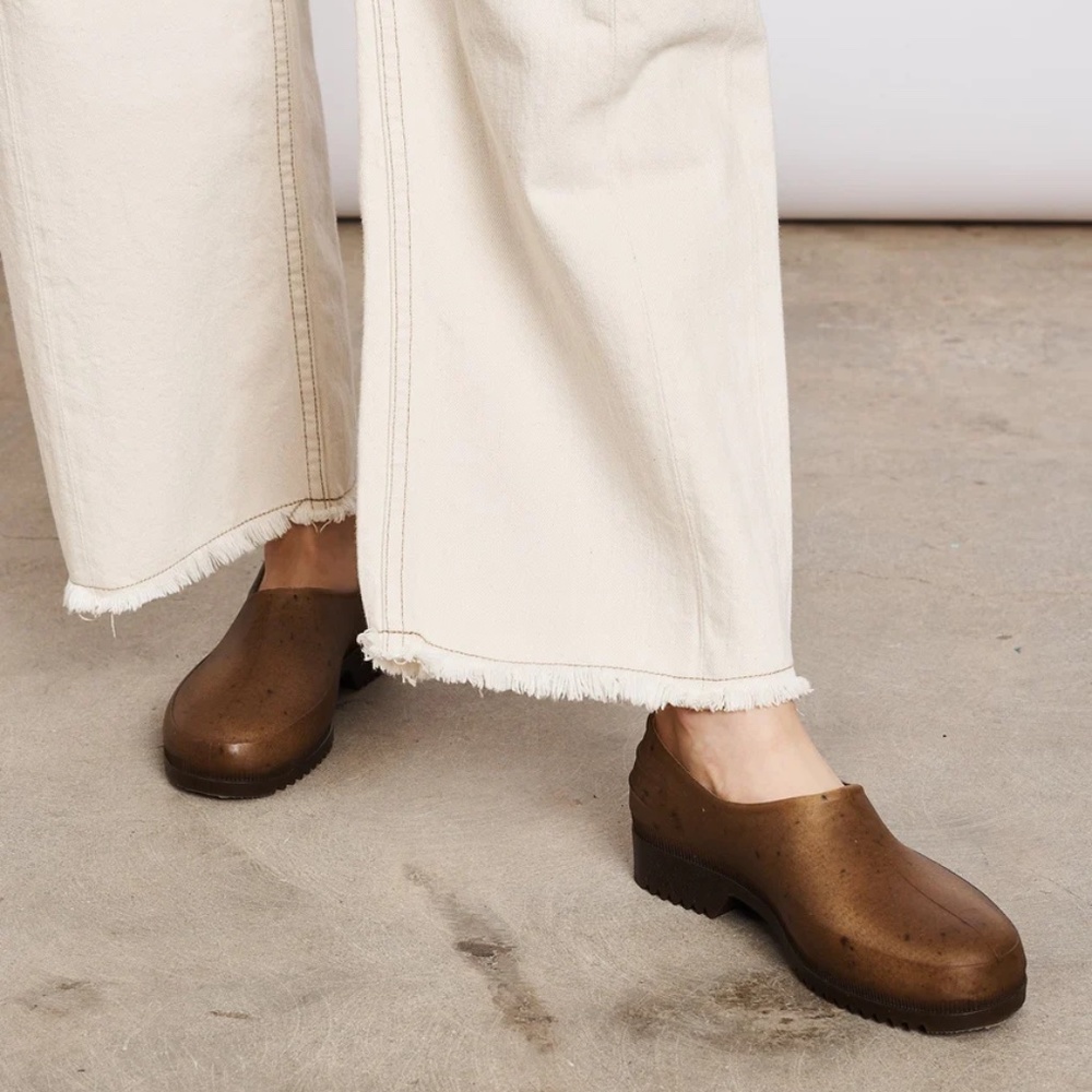 Plasticana Gardena Clogs NWOT ☀️